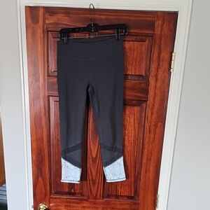 GAIAM Black and Gray Leggings with Color-Block Design